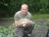 Martin Jones, of Whitchurch in Bristol, fished peg 20 of the Carp Lake recently.  He fished to the reeds on the island on the pole with a 12 hook and 5-6lb line with chick peas.  His fish ranged from 4lb to 6lb giving him a nice bag of around 31.5lb.